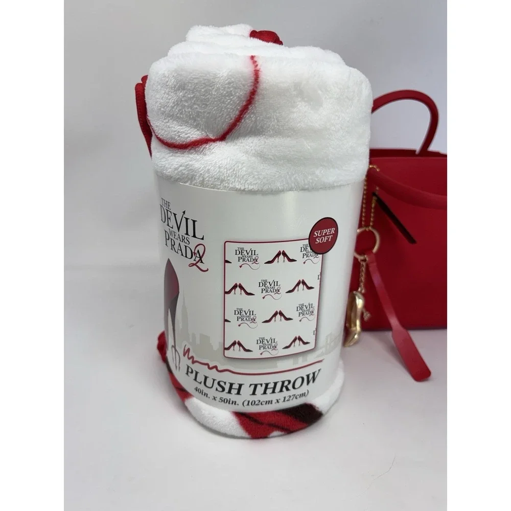 The Devil‎ Wears PRADA Popcorn Purse Bucket With Charms & Blanket Set New